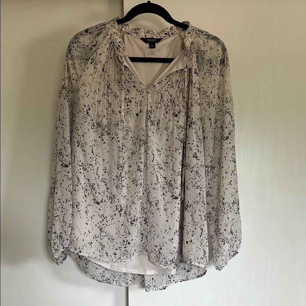 EUC | L | Simply Vera Vera Wang Cream and Black Blouse - Picture 1 of 8